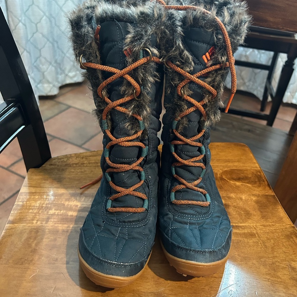 Women's Fur-Lined Columbia Minx winter boot (or kids 4.5/5)